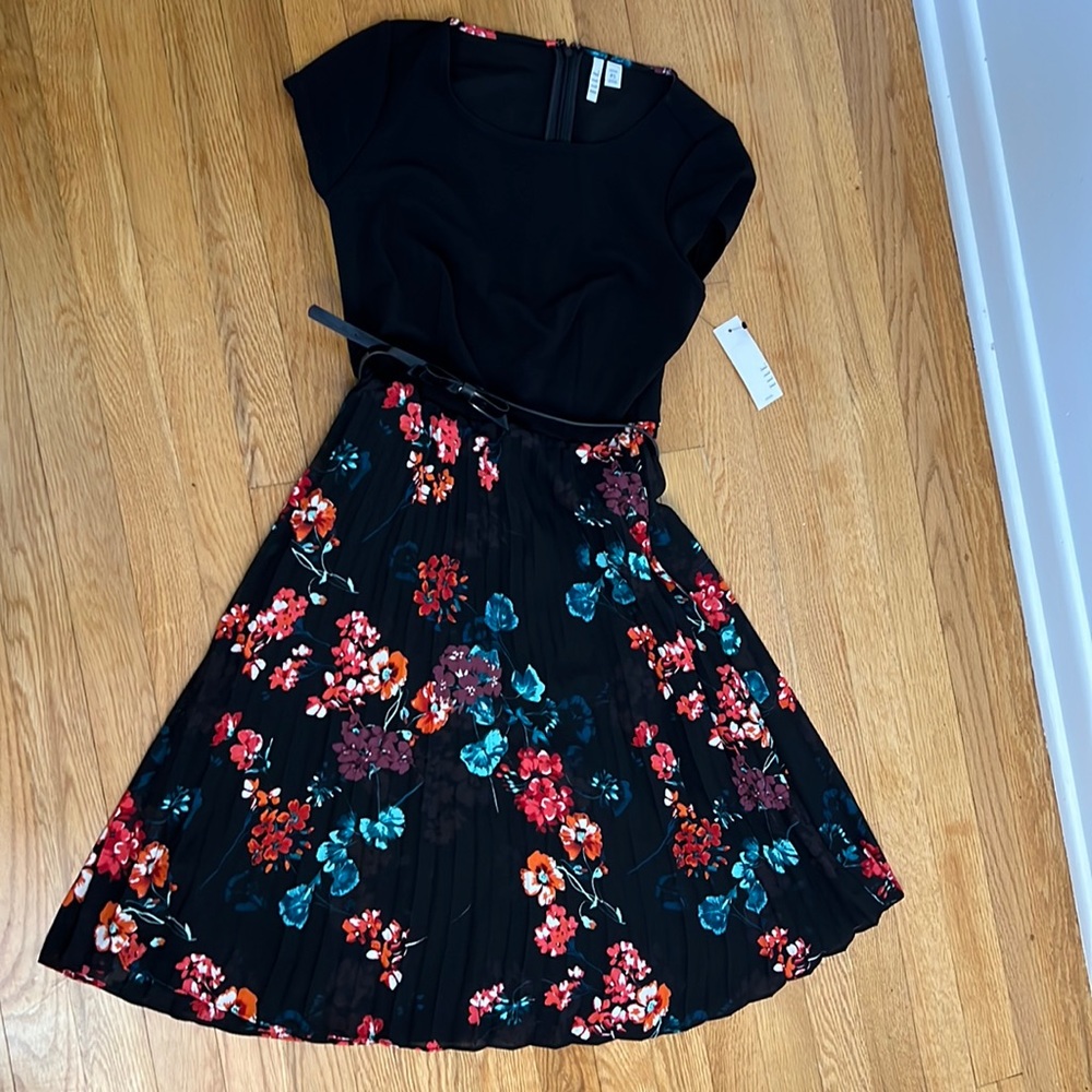 Elle Petite Belted Dress Small NWT